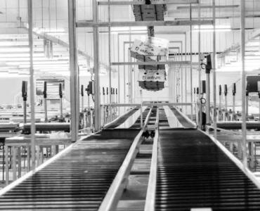 Jak producenci aut optymalizują linie produkcyjne? 9 nowatorskich metod, które przyspieszają produkcję i obniżają koszty