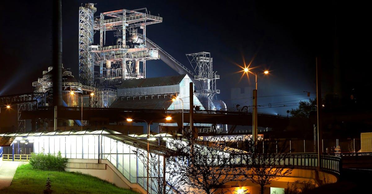 Jak fabryki samochodów przygotowują się na przyszłość? Od cobotów po zielone gigafabryki – 7 trendów, które warto znać