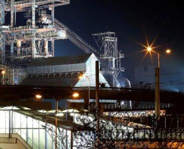 Jak fabryki samochodów przygotowują się na przyszłość? Od cobotów po zielone gigafabryki – 7 trendów, które warto znać