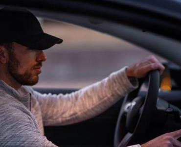 Co zrobić, gdy auto gaśnie na wolnych obrotach? Przewodnik krok po kroku: najczęstsze przyczyny i szybkie rozwiązania