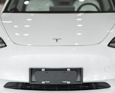 Napęd przyszłości: jak przemysł motoryzacyjny wspiera innowacje w elektromobilności