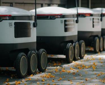 Jak zmieniają się fabryki samochodów w Europie? Od robotów po zieloną energię — rewolucja, która przyspiesza