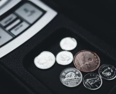 Jak legalnie obniżyć koszty motoryzacji? Praktyczny przewodnik kierowcy po realnych oszczędnościach